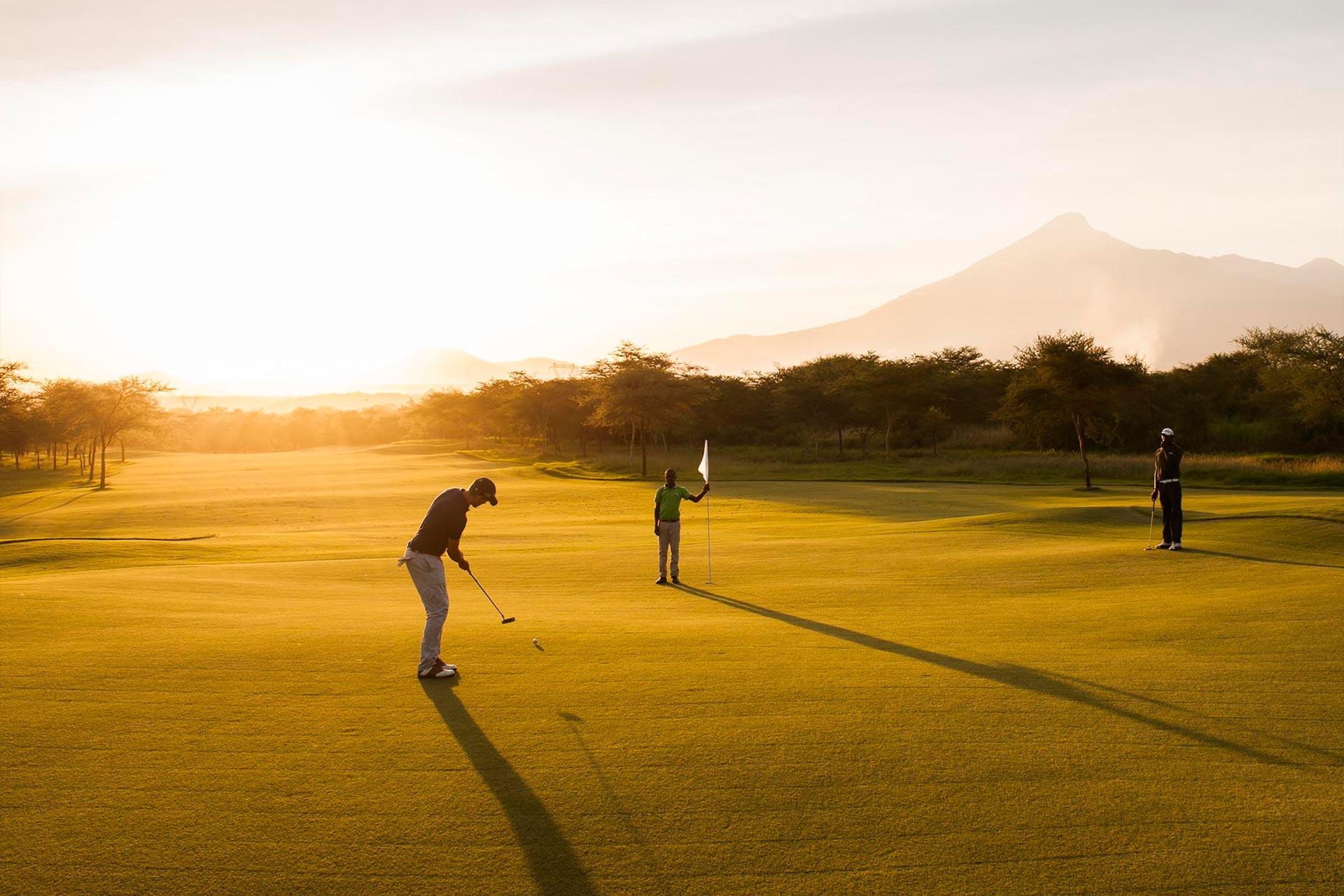 Play a round of Golf with Impala round of Golf on Kiligolf is an unforgettable and challenging journey through lush green meandering fairways, around streams and ponds, whilst skilfully avoiding Impala and Gazelle grazing on the green